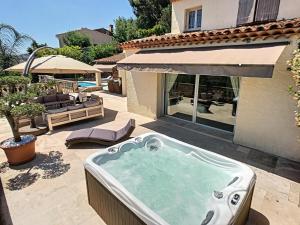 3 Bedrooms Villa near Cannes - Pool & Jacuzzi - Sea View