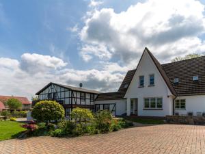 Elegant Apartment in Wohlenberg with garden seating