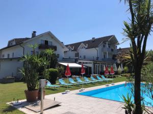 Superior-Apartment mit Pool und Seezugang