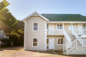 20 River Club Villas