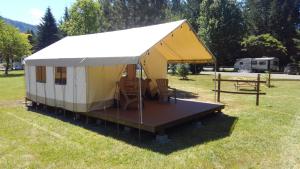 Tent room in Redwood Meadows RV Resort