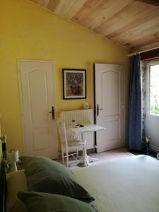 B&B / Chambres d'hotes La Traineliere : Chambre Double - Vue sur Jardin