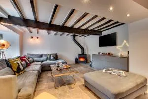 Aysgarth Nook by Maison Parfaite - Luxury Holiday Home with Hot Tub - Carperby