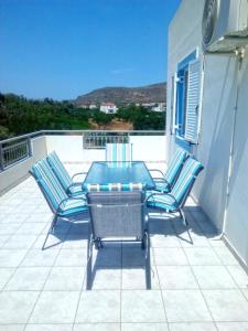 Elafonisos: Two storey house on the sea front Lakonia Greece