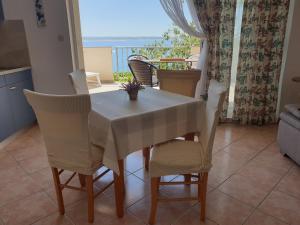 Apartments by the sea Starigrad Paklenica 