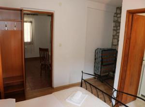Apartments with WiFi Trpanj, Peljesac - 10121