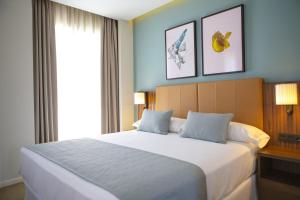 Deluxe Superior King Room with Terrace room in Riu Plaza España