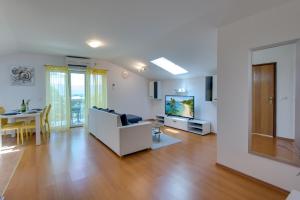 Apartment with Balcony room in Apartmani Admiral