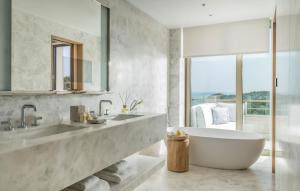 King Suite with Arion Pine View Junior   room in Four Seasons Astir Palace Hotel Athens