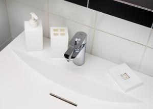 At the Fountain Apartment by BookingHost