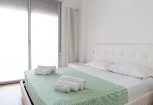 Superior King Room room in Housing32 Apartments