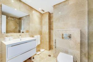 Friends & Family Well presented apartment located in La Dama de Noche