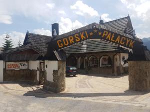 Górski Pałacyk oraz Gościniec Szarotka Kompleks obiektów