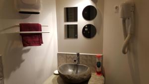 B&B / Chambres d'hotes Le Mas Romantique avec Jacuzzi et Sauna prive : photos des chambres