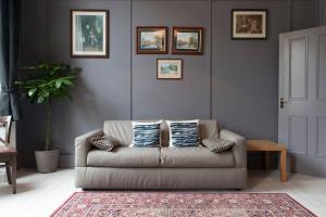 Georgian Grand Apartment