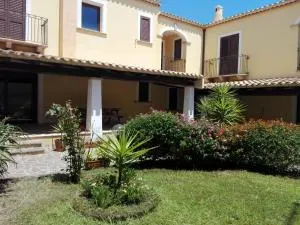 Casa il Cortile Fiorito - Tortolì