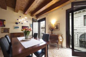 PadovaResidence Apartments - vista Piazza delle Erbe e Palazzo della Ragione