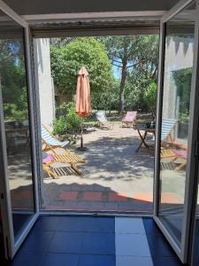 Superb architect villa 230m2 near beach south France