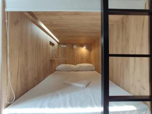 Standard Double Capsule room in BADAROOM hostel MOSCOW