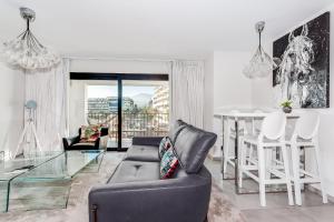 By RIVA - Contemporary 1 Bedroom Luxury Apt inside Puerto Banus