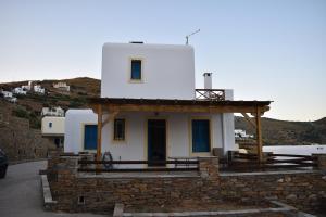 Monolithos Villas Andros Greece