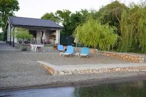 Lake House Sand - Orovnik