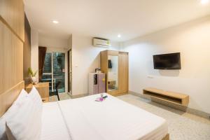 The Fifth Residence