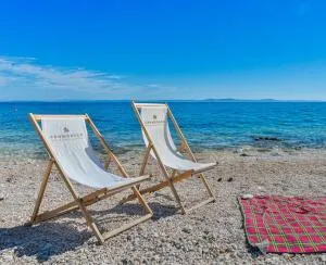 Crowonder Luxury Vir- 6 New Apartments for Families with Playground for Kids - Vir