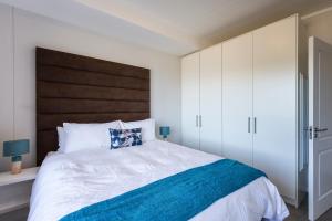 Stay at The Point - Outstanding open lookouts