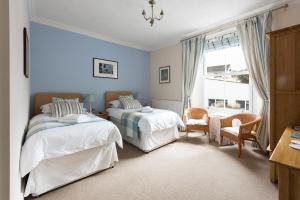 Deluxe Twin Room room in Cliftons Guest House