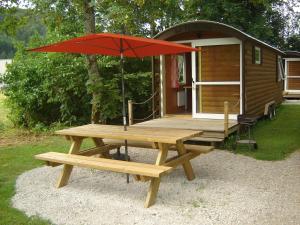 Roulottes Gîtes - Auberge de la Rivière photo 6