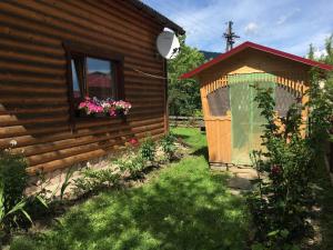 Хатина в Карпатах