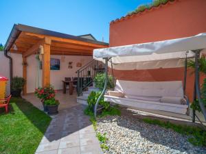 Apartment Sandra by Interhome