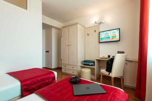 Double or Twin Room room in Simon Hotel