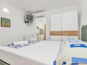 Apartment Rubin-12 by Interhome