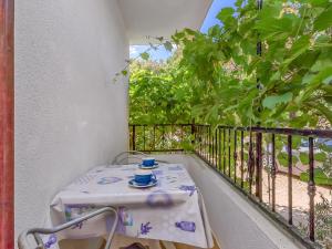 Apartment Rubin-12 by Interhome