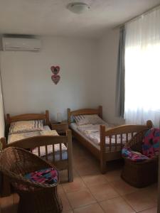 Apartments 4M