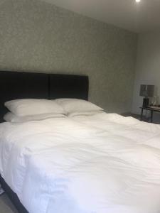 Deluxe Twin Room room in Tuppenhurst Barn