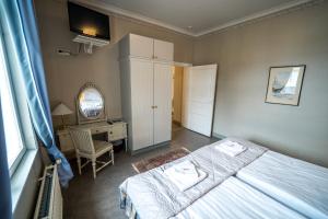 Family Manor Suite room in Karolineburg Manor House Hotel