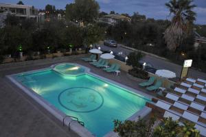 Makis louvlis apartments