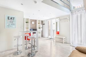 Superior Suite room in Hotel Mika Downtown