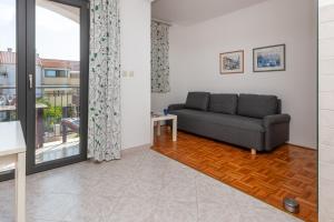 Apartments and Rooms Mofardin