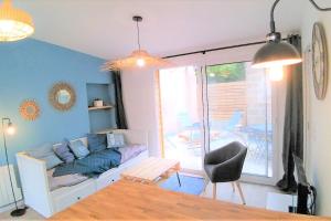 Maisons de vacances Superbe Maison 4 personnes entre le port et le centre, COUR PRIVATIVE, WiFi & Netflix gratuits : photos des chambres