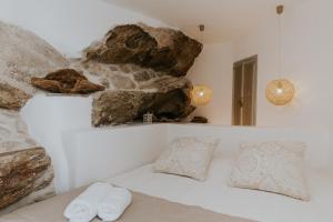 Paolas Τown Boutique Hotel