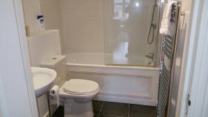Luxury 1 Bedroom Apartment - Waterways room in Oxford Apartment