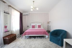 Square Apartment 2 by NUX