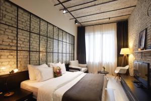 Standard Studio room in Magnova Studios