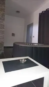 Bungalow Thaï vip jacuzzi interne - 恩加帕鲁