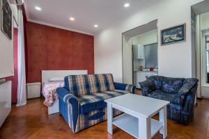 Apartments near Metekhi Cathedral