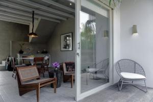 Studio O - Two-Floor Studio, Walk to the Beach